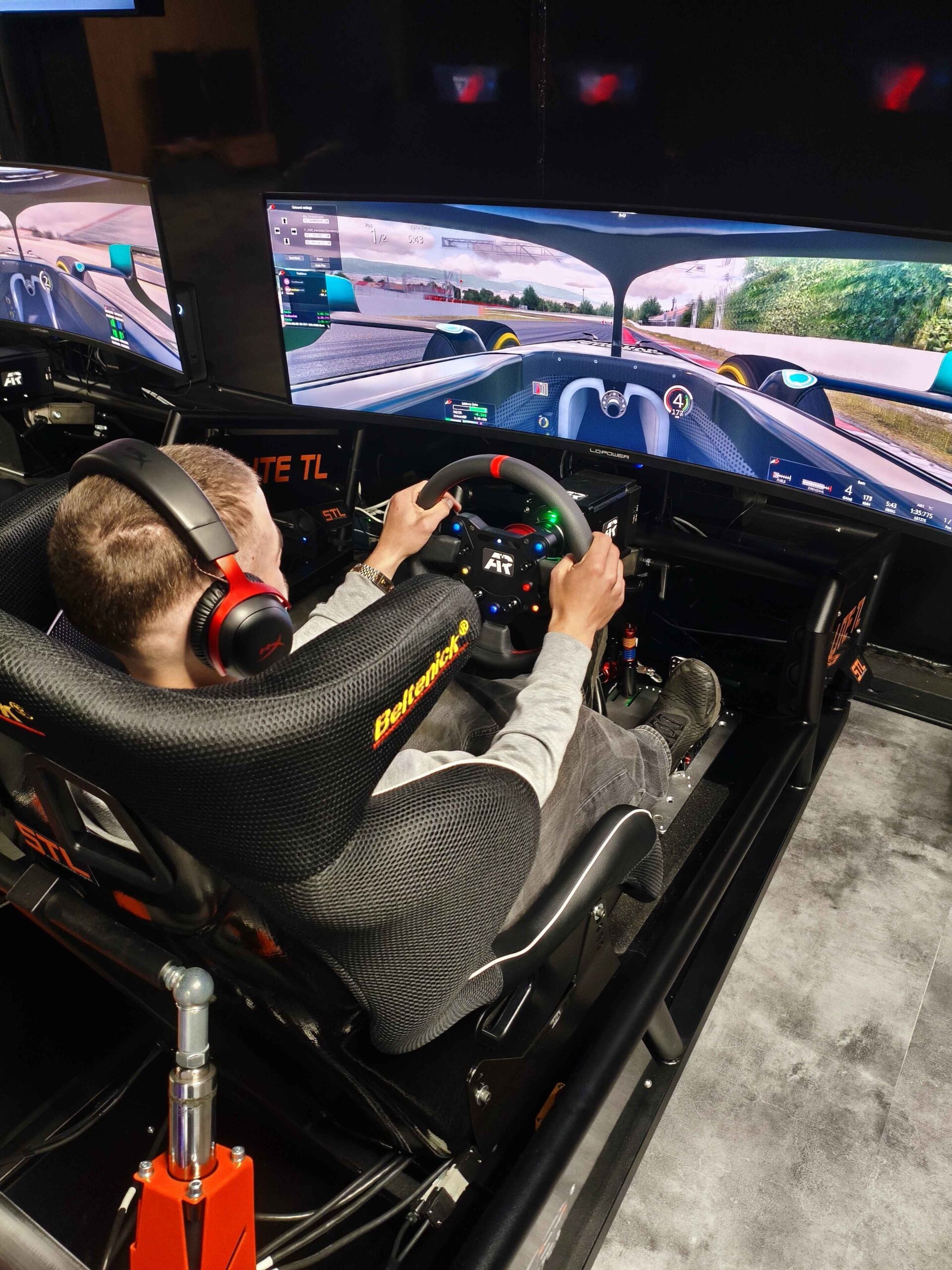 AutoRacer Lite TL – Rennsimulator in der Lounge